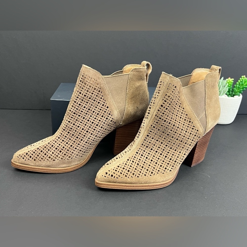 The cutest Marc Fisher suede boots, NEW! Size 9.5 - Picture 2 of 9
